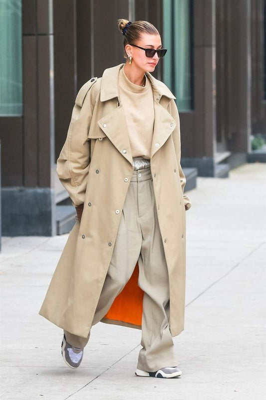 Why the Classic Trench Coat is the Must-Have Item for Your Wardrobe!
